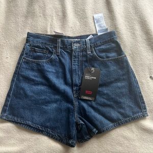 NWT Levi’s High Loose Shorts size 28 Dark Wash